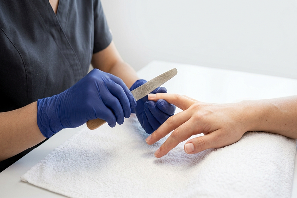 Nails cut & File(Hands)